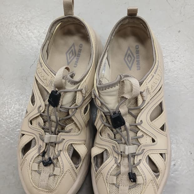 엄브로 컷아웃 샌들 270 베이지