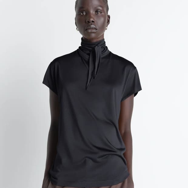 [XS,S,M]르메르 26ss 숏 슬리브리스 풀라드 탑/블랙