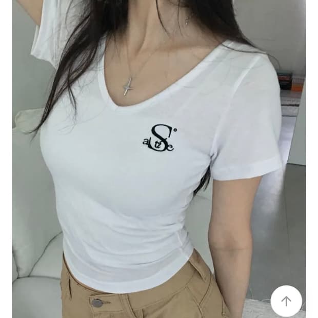 브이넥 슬림핏 반팔티