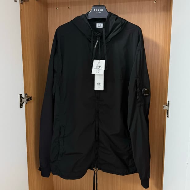 [XXXL] CP컴퍼니 한국 한정 26ss 나이크라 후드 렌즈 자켓 블랙