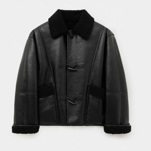 헬레네파리스 오버핏 레더 토글 버튼 무스탕