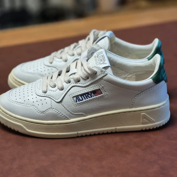 235-240 (37)오트리 메달리스트 로우 스니커 