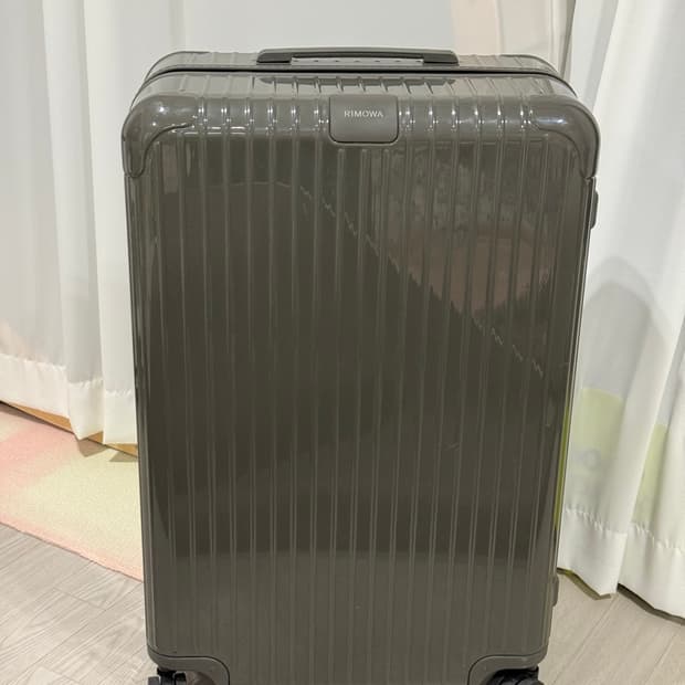 리모와 에센셜 체크인L