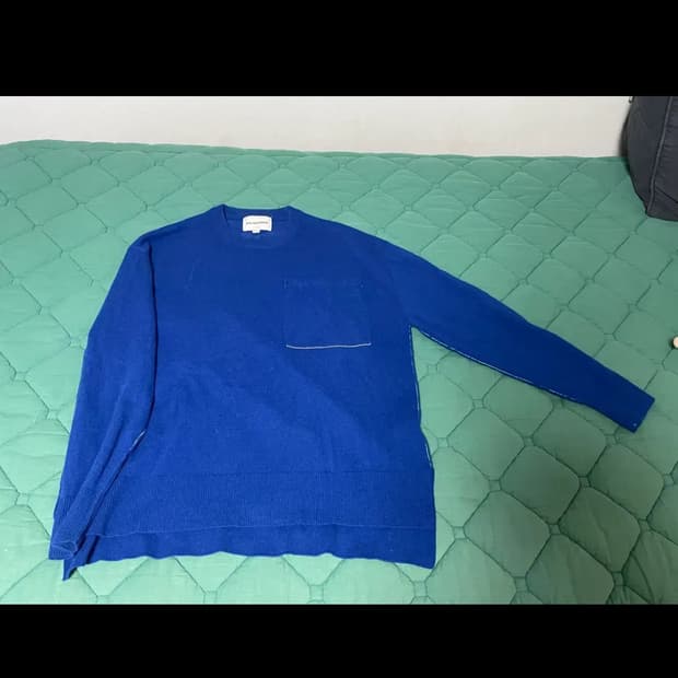 솔리드옴므 48사이즈 블루 니트 팔아요.