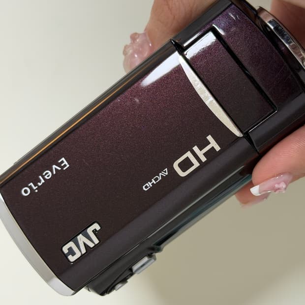 JVC gz-hm670 캠코더 작례있음