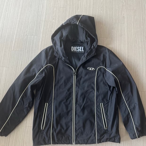 디젤 J-하이브스 콘트라스트 바람막이 M사이즈
