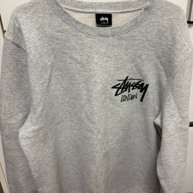 스투시 런던 맨투맨 M