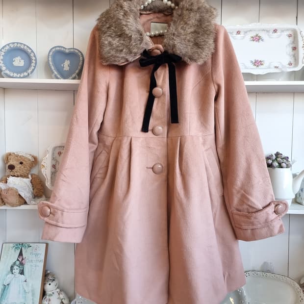핑크 퍼 카라 리본 코트