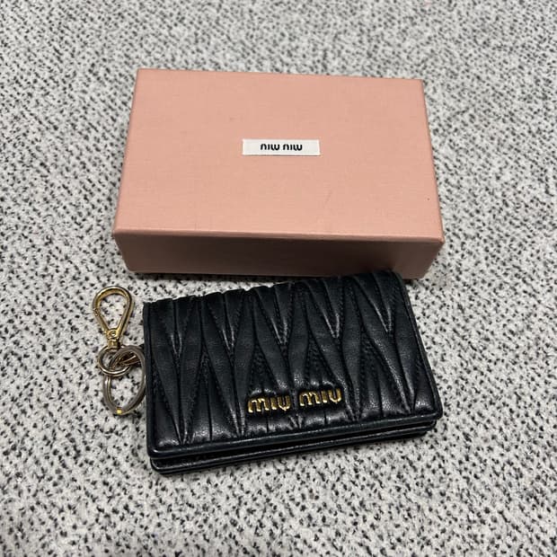 미우미우 카드케이스