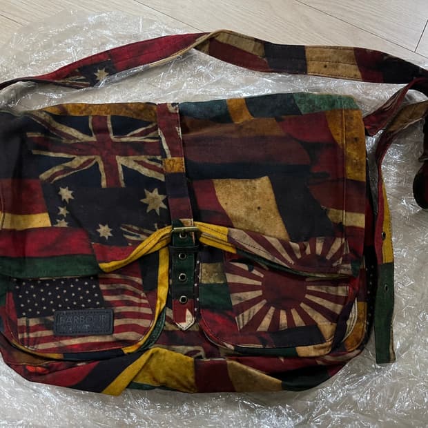 바버 인터내셔널 크로스백