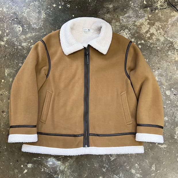 100) 유니클로 X JW앤더슨 콜라보 무스탕 자켓