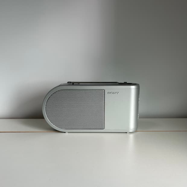 SONY ICF‑304 빈티지 라디오