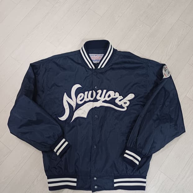 제뉴인 머천다이즈 바시티자켓 M사이즈