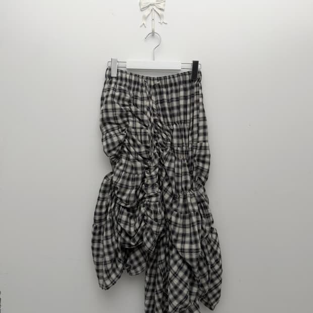 타탄 체크 비대칭 셔링 롱 스커트