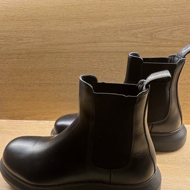 알렉산더 맥퀸 하이브리드 첼시부츠 42사이즈