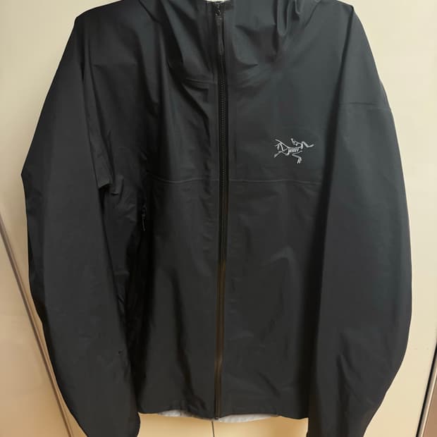 (민트급) 아크테릭스 베타 자켓 블랙 L