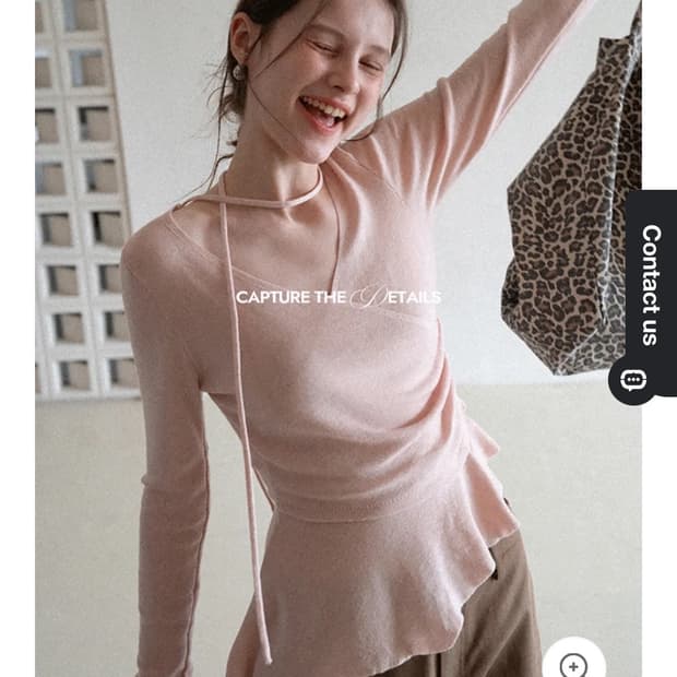 에그카 eggka 브이넥 러플 페플럼 랩탑