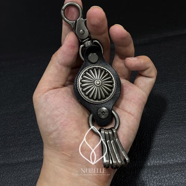 🌗 Chrome stud keyring / 크롬 플라워 스터드 키링