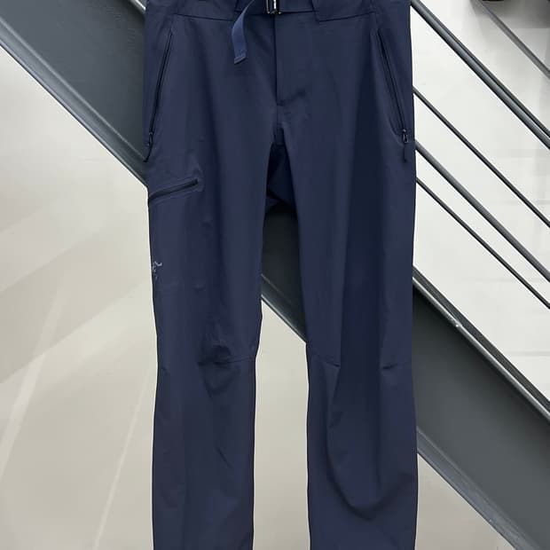 아크테릭스 25SS 블랙 사파이어 감마 팬츠