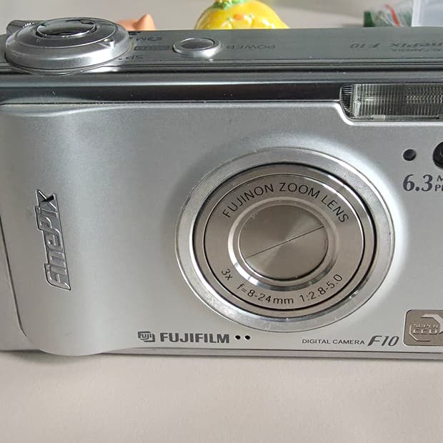 후지 파인픽스 F10 빈티지 디지털카메라