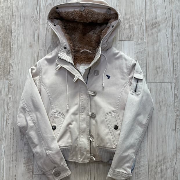 아베크롬비 울프죠 점퍼 s