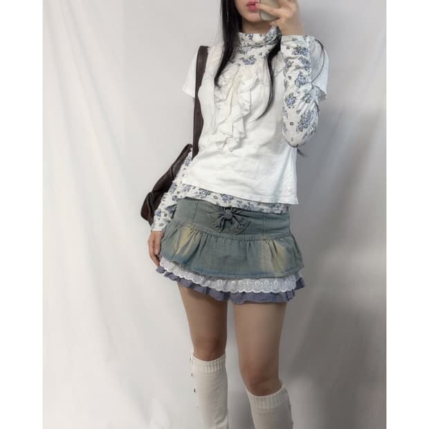 레이스 러플 버튼 넥 탑