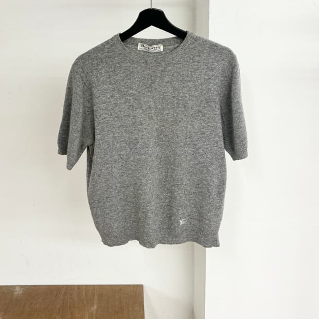 버버리 그레이 크루넥 반소매 니트