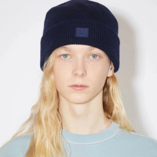 아크네스튜디오 숏비니