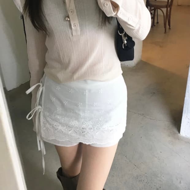에이블리 펀칭미니랩스커트 화이트
