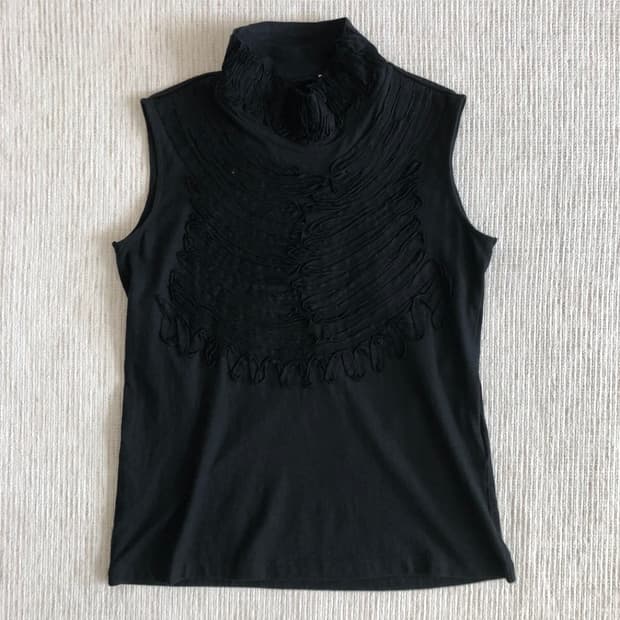 HaaT by Issey Miyake 슬리브리스