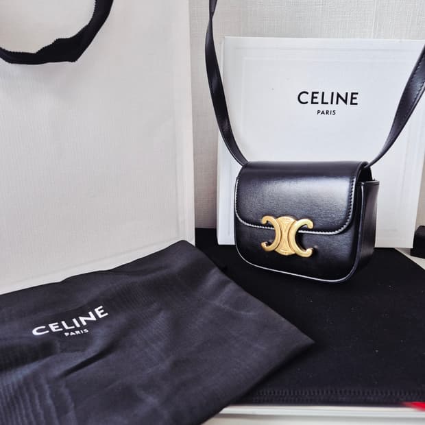 셀린느 트리옹프 미니 블랙 크로스백