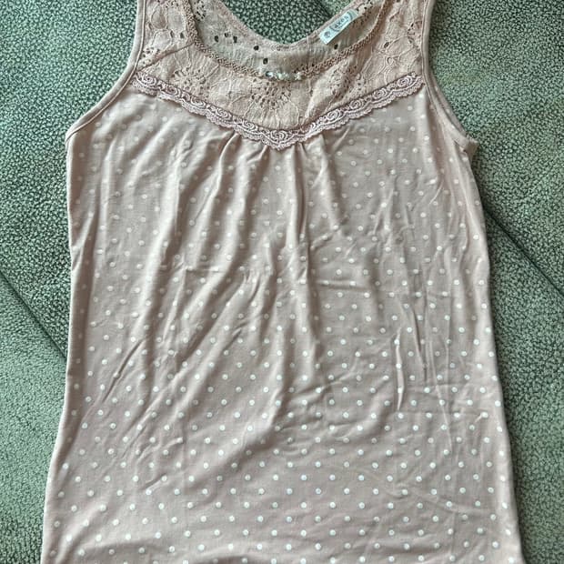 엑시즈팜 도트 슬리브리스 나시