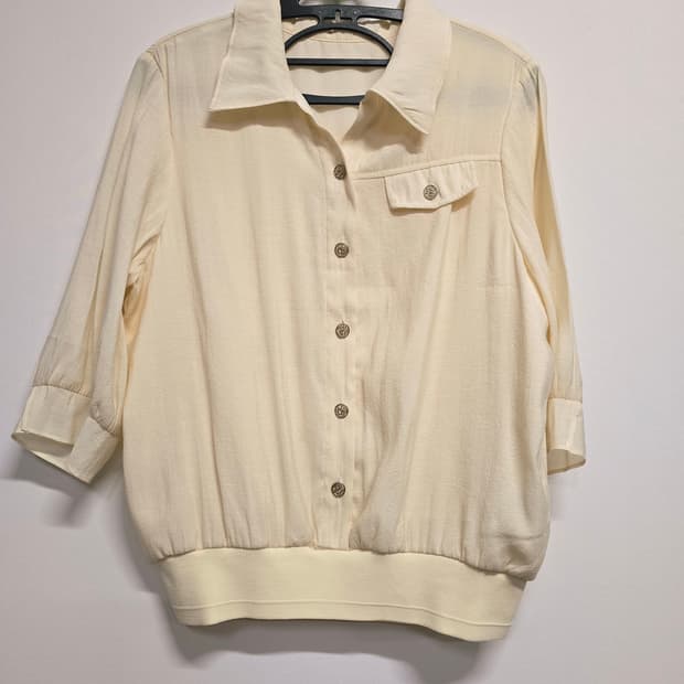 ak 앤클라인 아이보리 7부소매 블라우스 셔츠