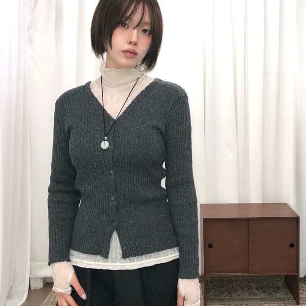 그레이 브이넥 가디건