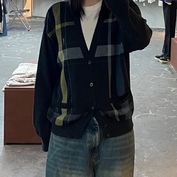 입생로랑 체크 패턴 가디건 H1403