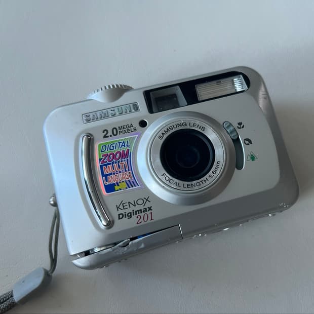 Samsung Kenox Digimax 201 (2.0MP)