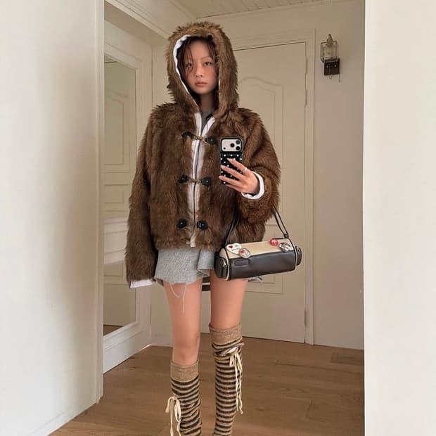 글로니 MOOR REVERSIBLE FUR JACKET (BROWN)