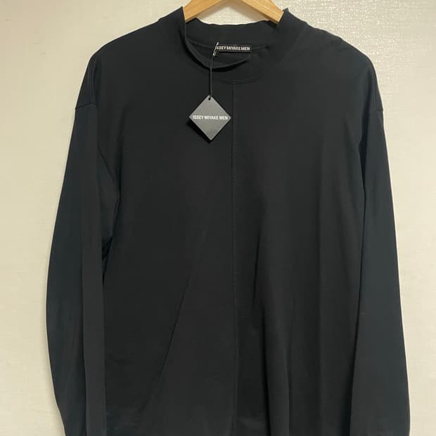 [3] issey miyake men mock neck