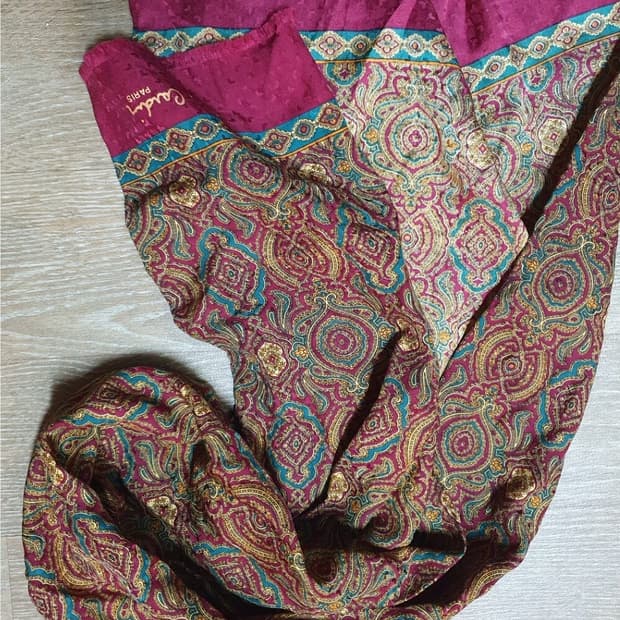 피에르 가르뎅(정품)럭셔리한 디자인의 가장멋진 남성 실크머플러 목도리 스