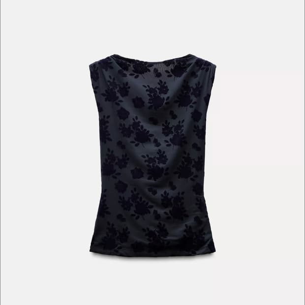 자라 플록 튤 탑