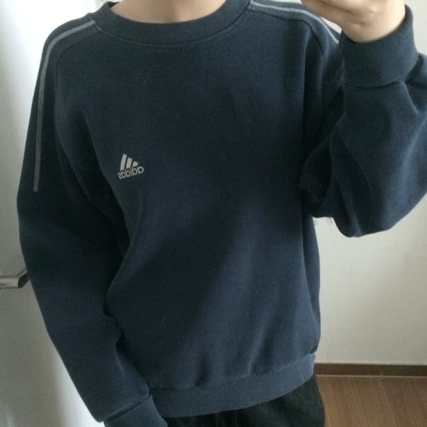 아디다스 빈티지 맨투맨