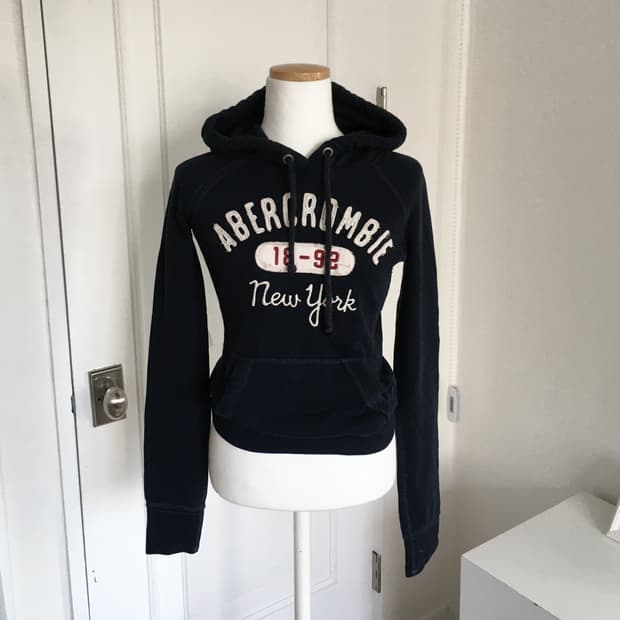 아베크롬비 y2k 네이비 후드티