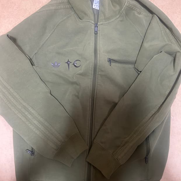 떠그클럽 아디다스 트랙탑 져지 올리브 XL