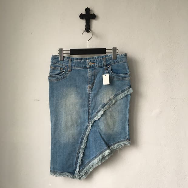 Fringe detail unbalanced denim skirt
