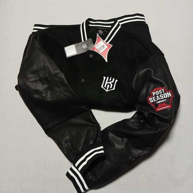 택붙은 미사용 2020 KT위즈 야구 점퍼 패딩 유니폼 바시티 겨울