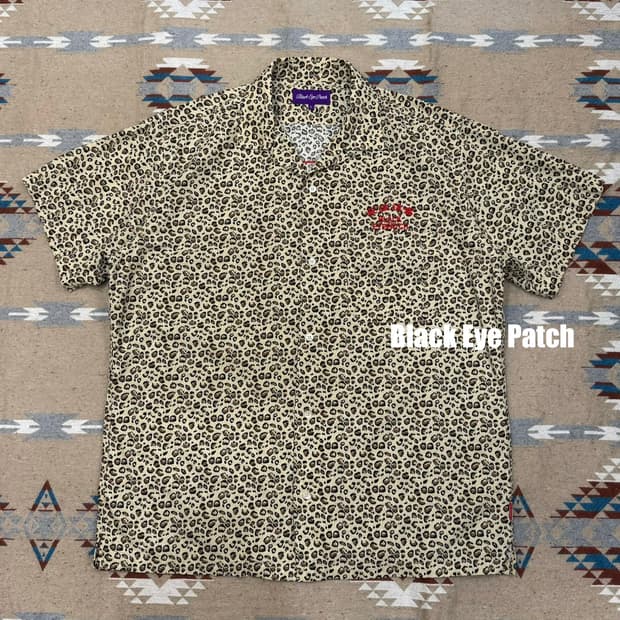 [L] 블랙 아이 패치 HWC 오픈카라 셔츠 레오파드 