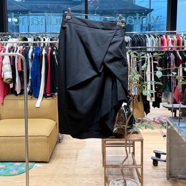 비비안웨스트우드 레드라벨 블랙 드레이프 미디스커트 