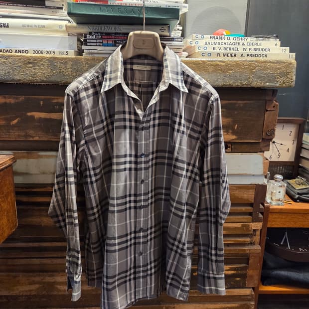 버버리 클래식 노바패턴셔츠