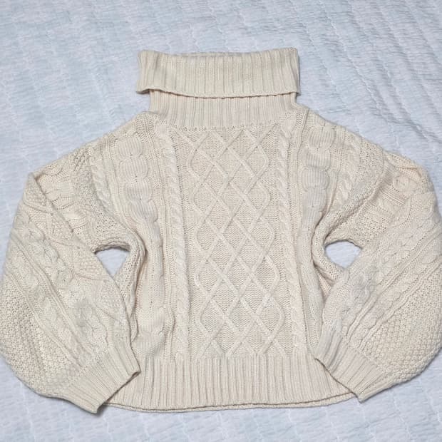 일본 잉그니 빈티지 라떼갸루 아이보리 꽈배기 니트스웨터