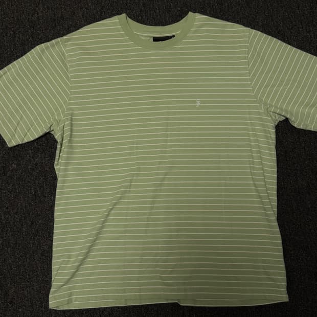 [M] 스투시 핀 스트라이프 숏슬리브 크루 그린 반팔티